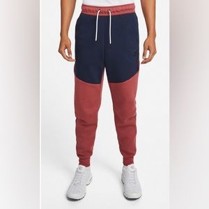 NEW!!! HOT ITEM!!! Nike Tech Fleece Joggers- size XXL